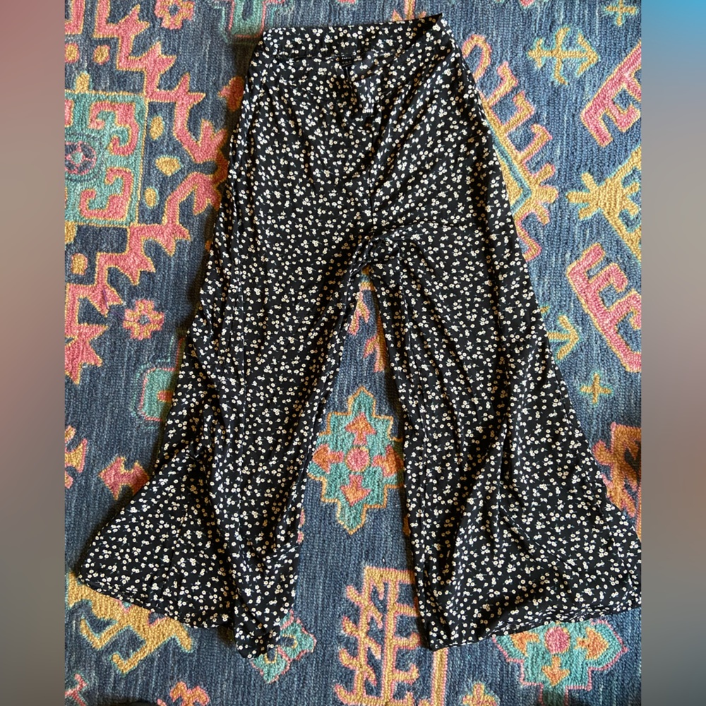 Boho Flowey Daisy Pants